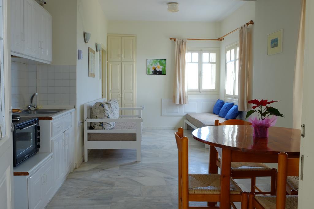 Dialinas Apartments Istro Quarto foto